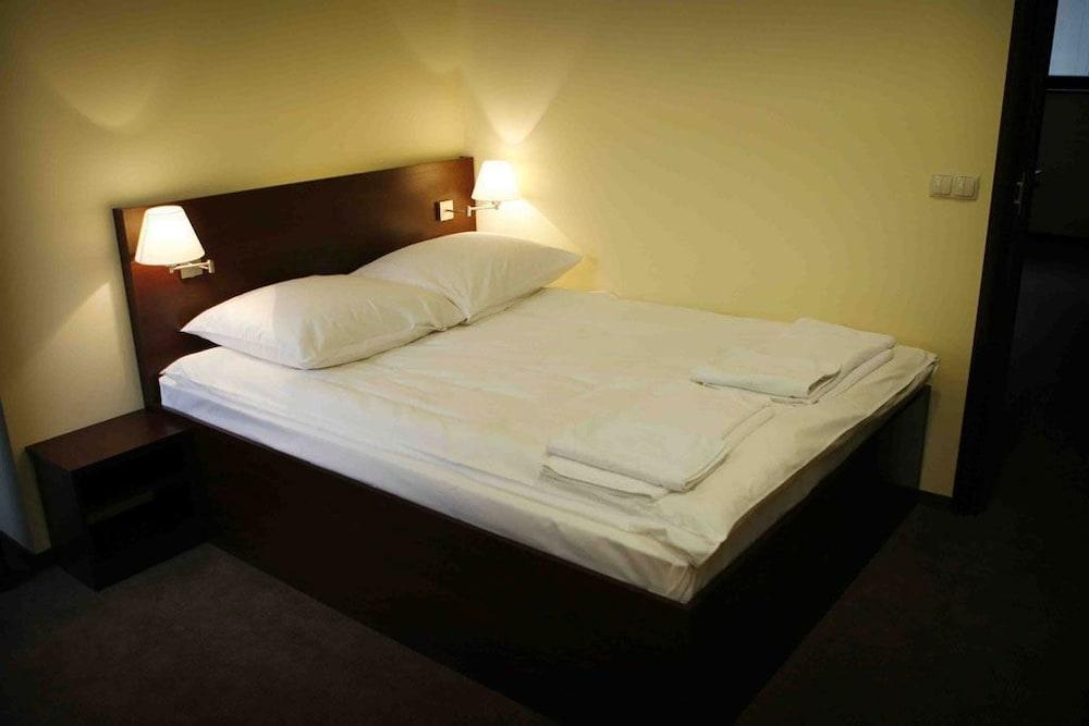 Atlantic Aparthotel Krakau Buitenkant foto